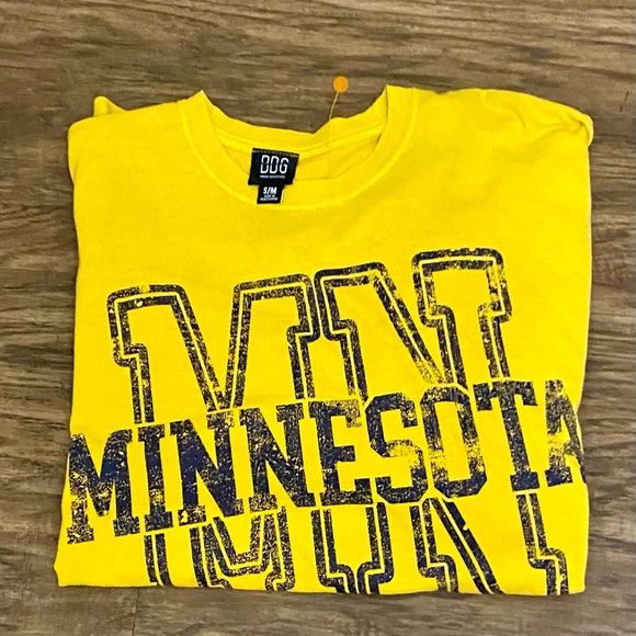 A Minnesota Gophers Urban Outfitters brand new T-shirt, no defects or blemishes - Picture 1 of 3